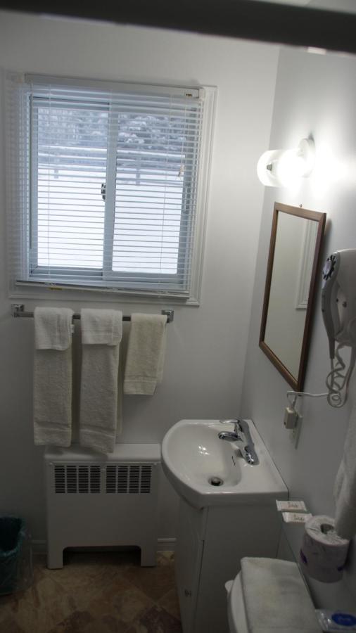 Robyn'S Motel Peterborough Zewnętrze zdjęcie
