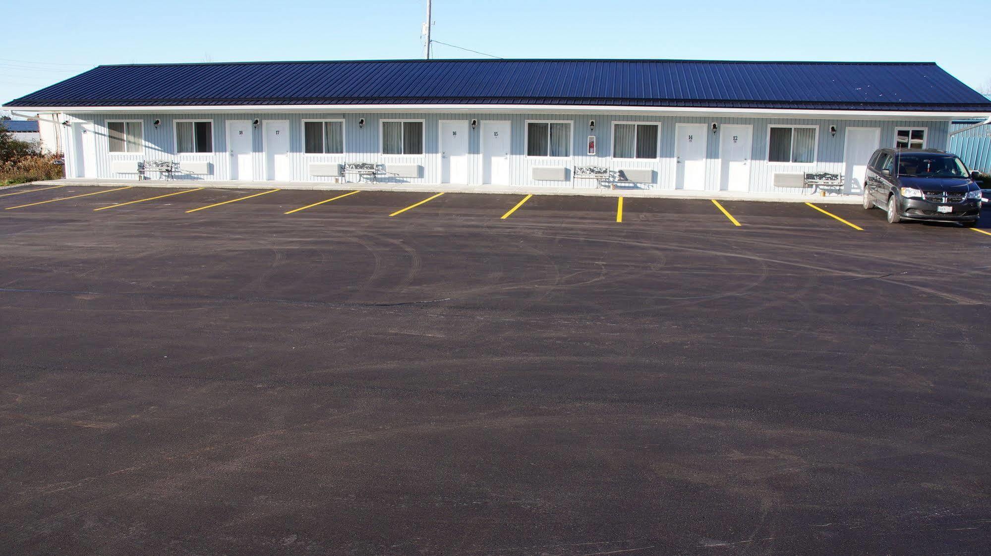 Robyn'S Motel Peterborough Zewnętrze zdjęcie